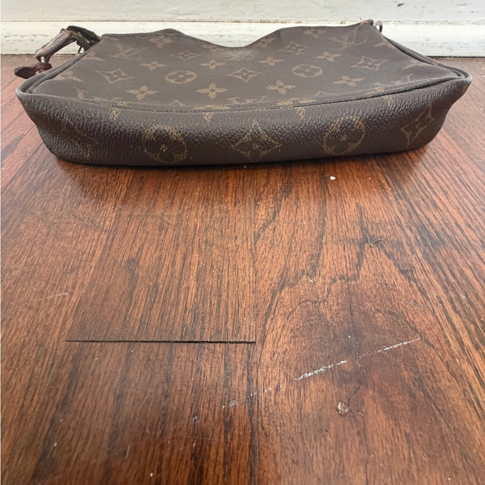 Louis Vuitton Brown Monogram Shoulder Bag - Picture 6 of 9